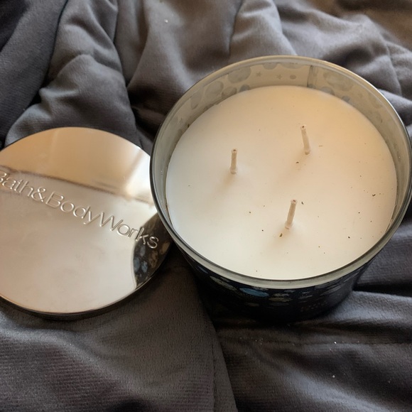 Dream Bright- Bath & Body Works Candle - Picture 3 of 4
